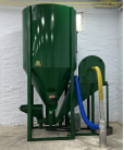 Grinding and mixing machine