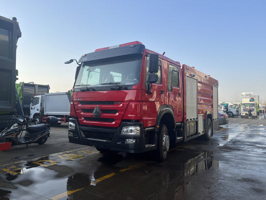 Water foam fire fighting truck forest emergency rescue vehicle