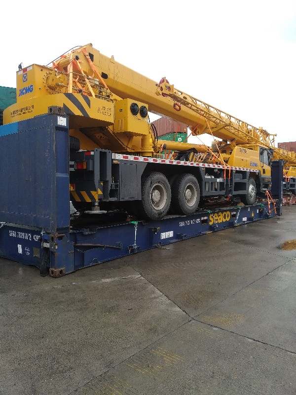 Portable Hydraulic Floor Rough Terrain Crane 25t