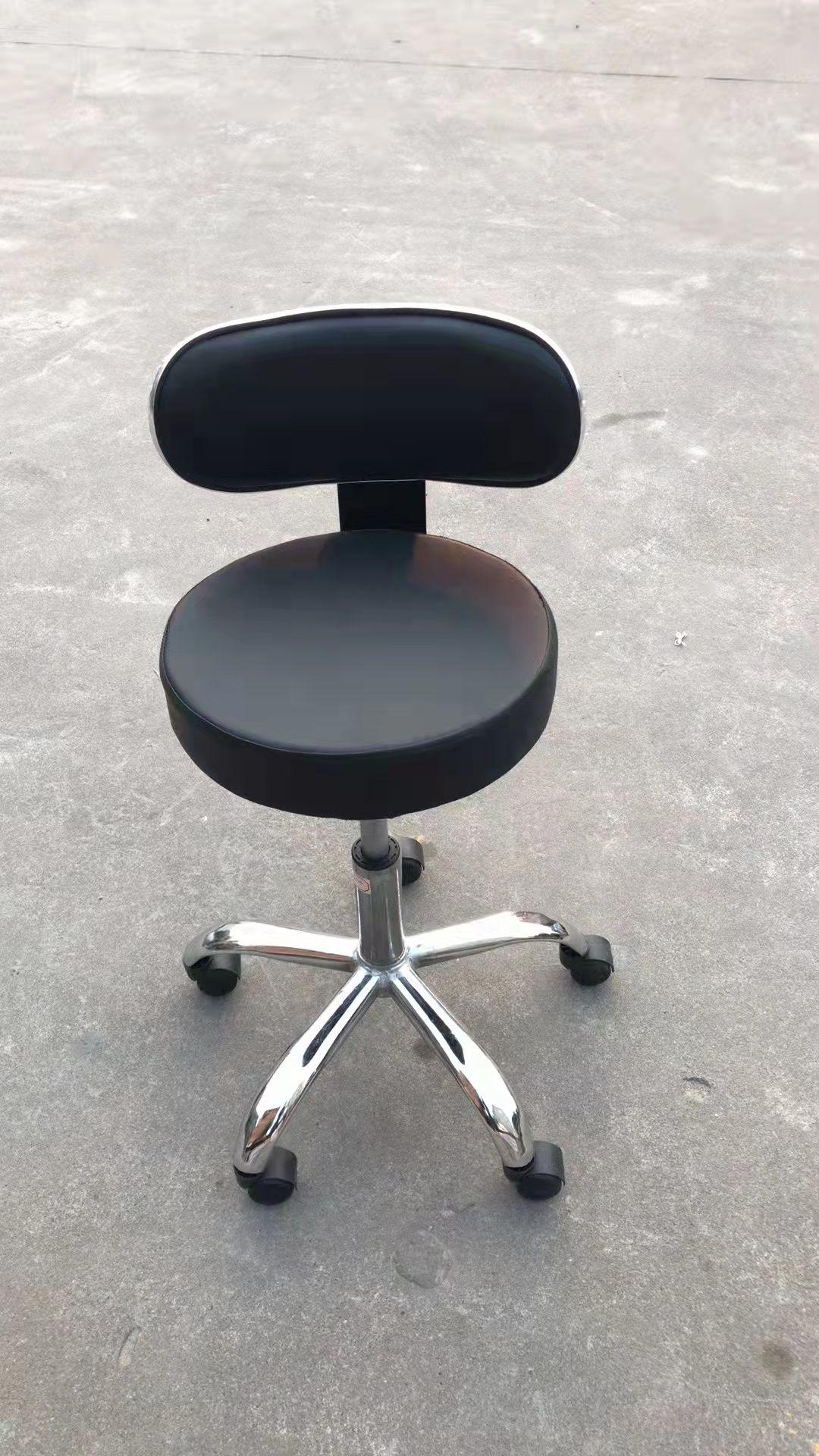 Mesh office chair with wheels